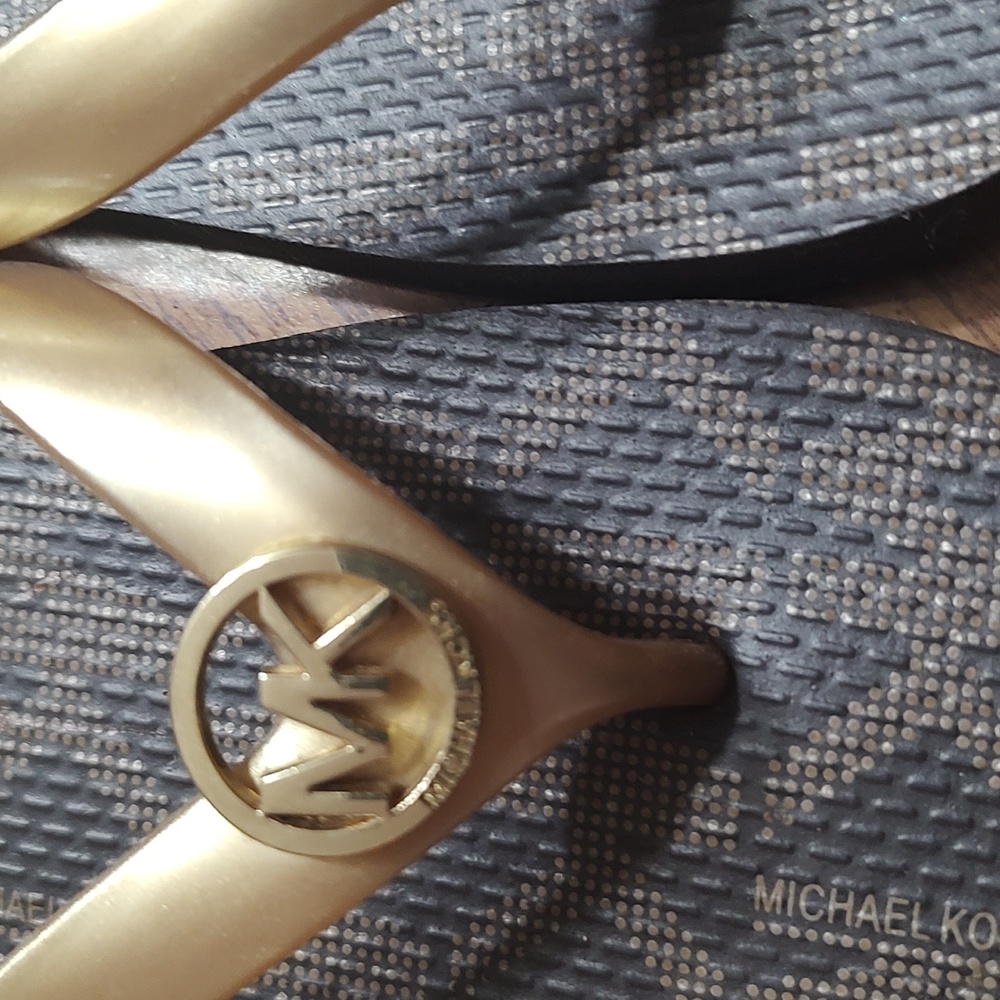 Michael Kors Brown & Gold Sandals Size 7 - Picture 2 of 6